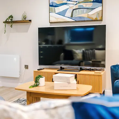 Apartment Modern 2-bed 2-bath - Prime Centre *