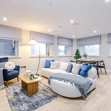 Modern 2-bed 2-bath - Prime Centre Apartment Leeds (West Yorkshire)