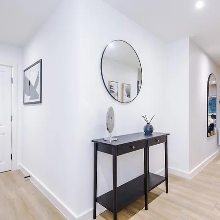 Modern 2-bed 2-bath - Prime Centre Leeds (West Yorkshire)