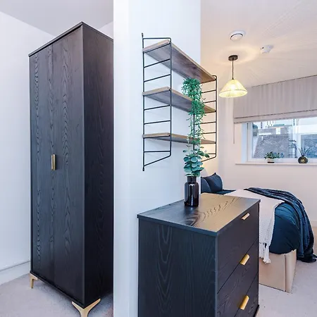Modern 2-bed 2-bath - Prime Centre Apartment Leeds (West Yorkshire)