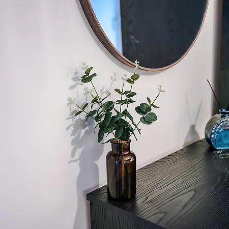 Modern 2-bed 2-bath - Prime Centre Apartment *