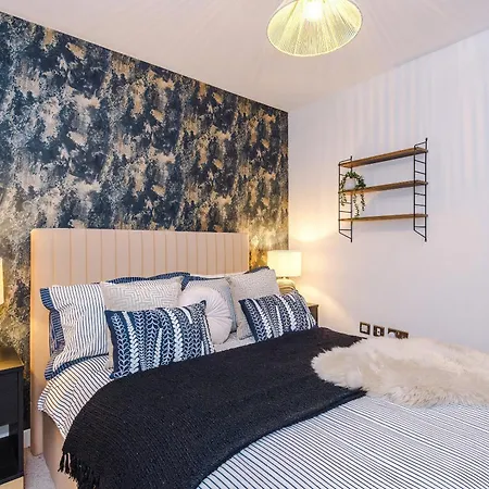 Modern 2-bed 2-bath - Prime Centre Apartment Leeds (West Yorkshire)