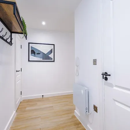 Modern 2-bed 2-bath - Prime Centre Leeds (West Yorkshire)